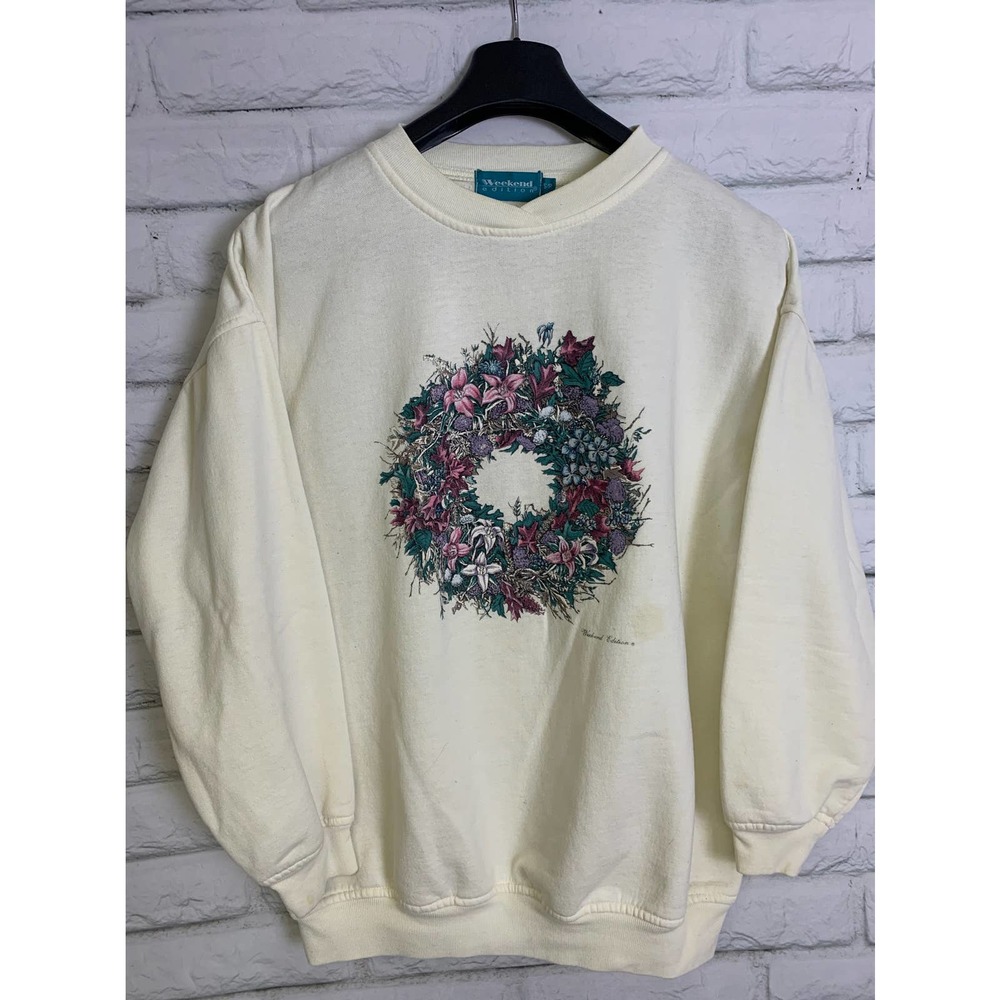 Vintage Weekend Edition Christmas Wreath Sweatshirt S